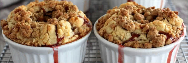 Beach Bakery Cafe Peach Raspberry Crumb Pie